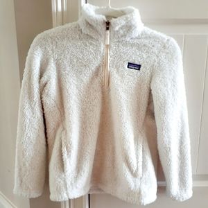 Patagonia kids white fluffy zip up jacket